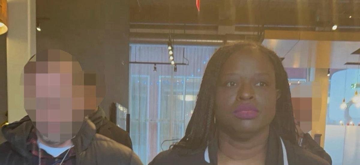 Casa Branca publica imagem alterada digitalmente de manifestante chorando ao ser presa