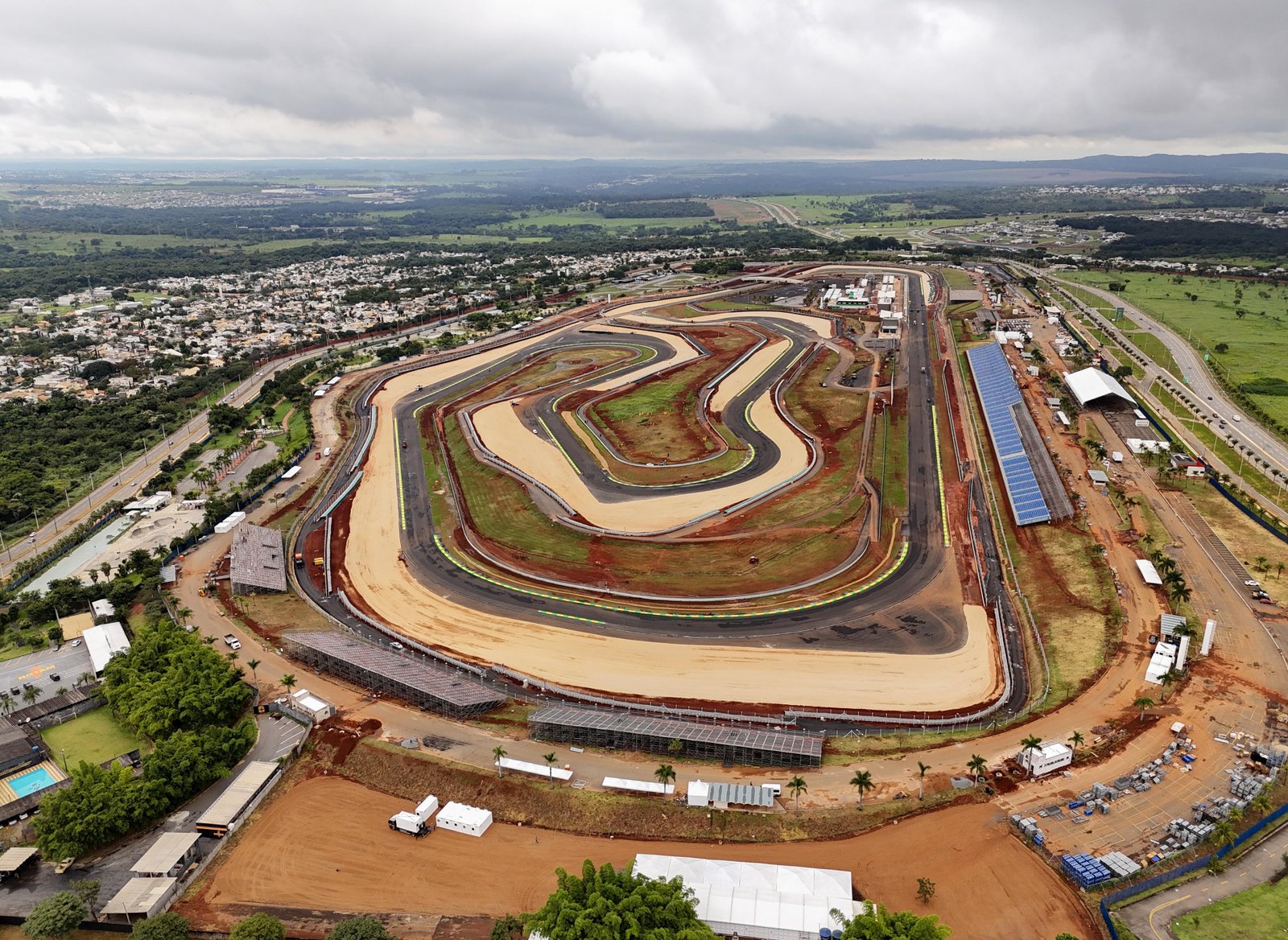 MotoGP volta ao Brasil após mais de duas décadas com etapa em Goiânia, onde a modalidade estreou no país