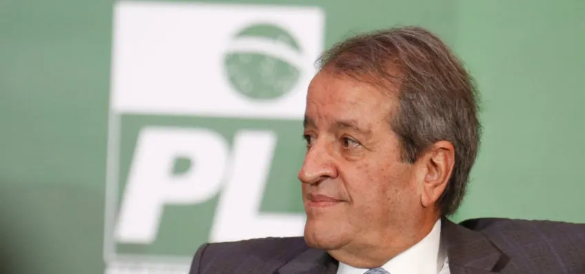 É “lógico” que presidentes de partidos comandam emendas, diz Valdemar