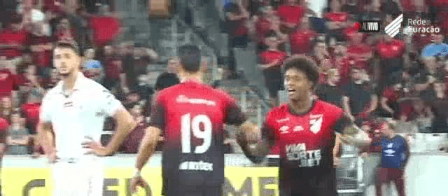 Bruninho acerta com Athletico renovação salarial