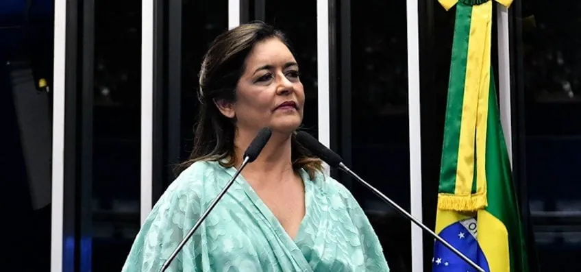 TRE de Alagoas suspende pesquisa eleitoral que não citava mãe de JHC