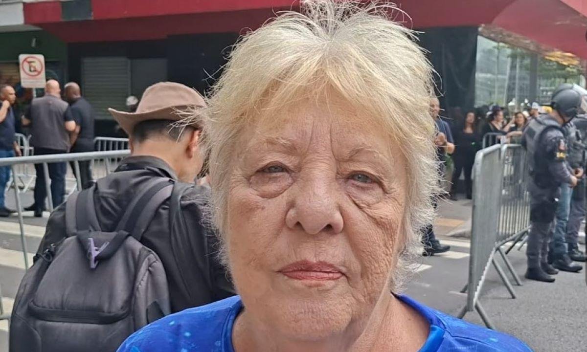 Presa na Itália, Zambelli lança mãe a deputada: "A voz da minha filha”