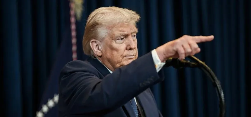 Operador de teleprompter de Trump é investigado por lucrar com discursos