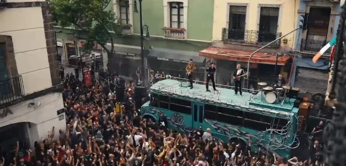 U2 retoma gravações de clipe na Cidade do México e surpreende moradores locais; vídeo