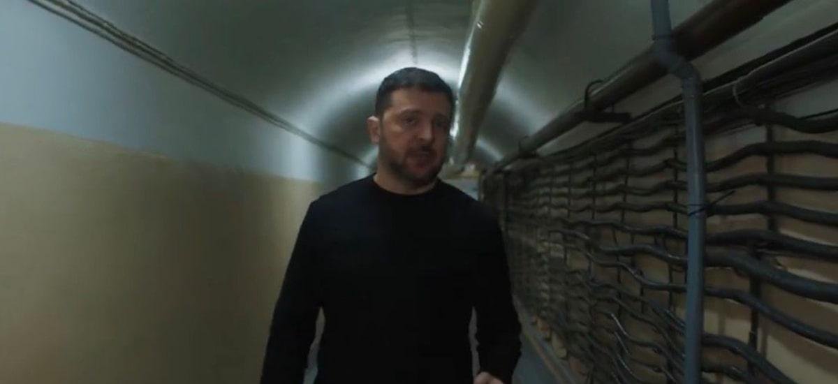 Vídeo: Zelenski mostra pela 1ª vez como é o bunker de onde coordenou resposta à invasão russa