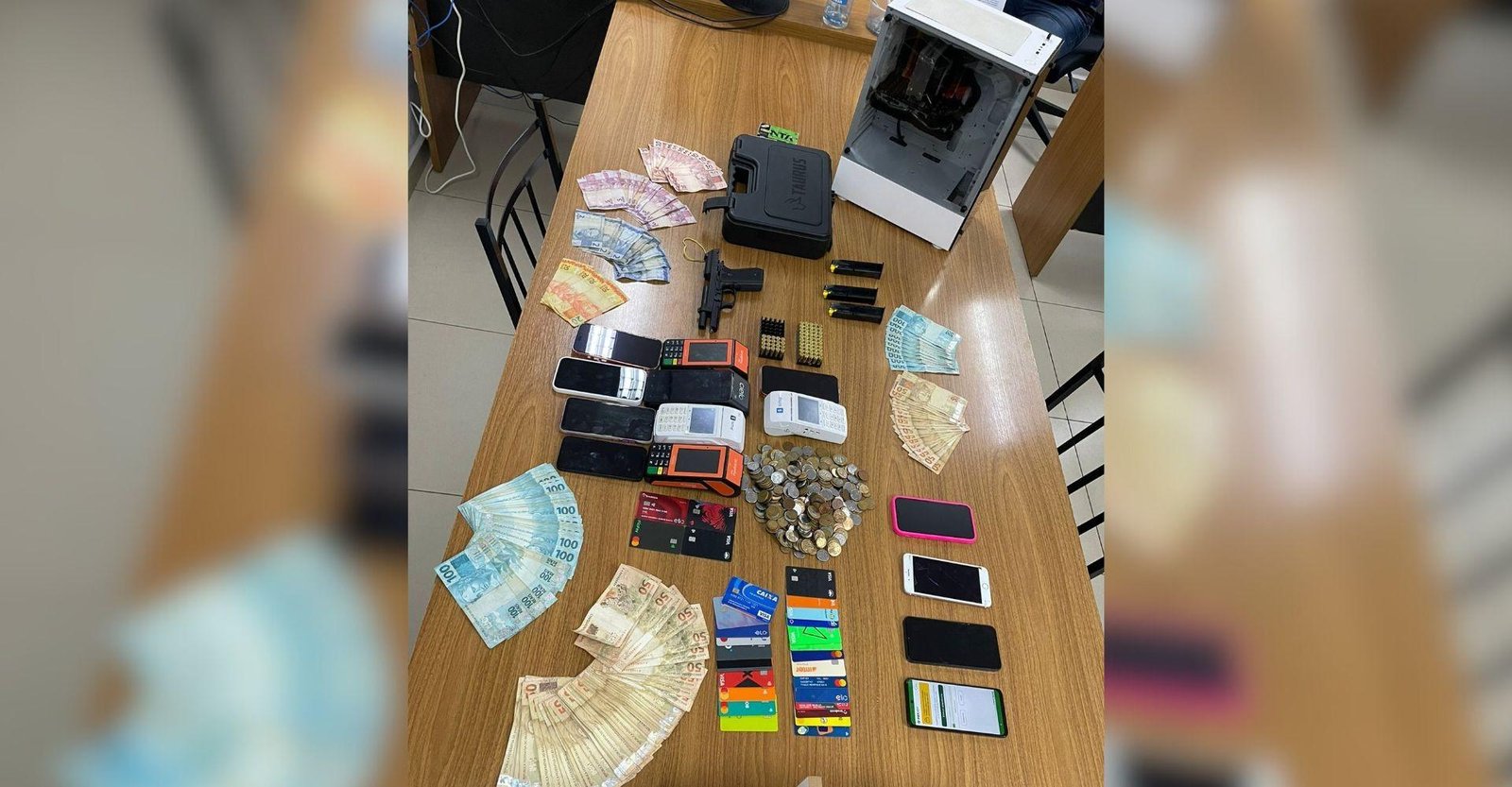 Polícia prende suspeitos de fraudes eletrônicas e lavagem de dinheiro | G1