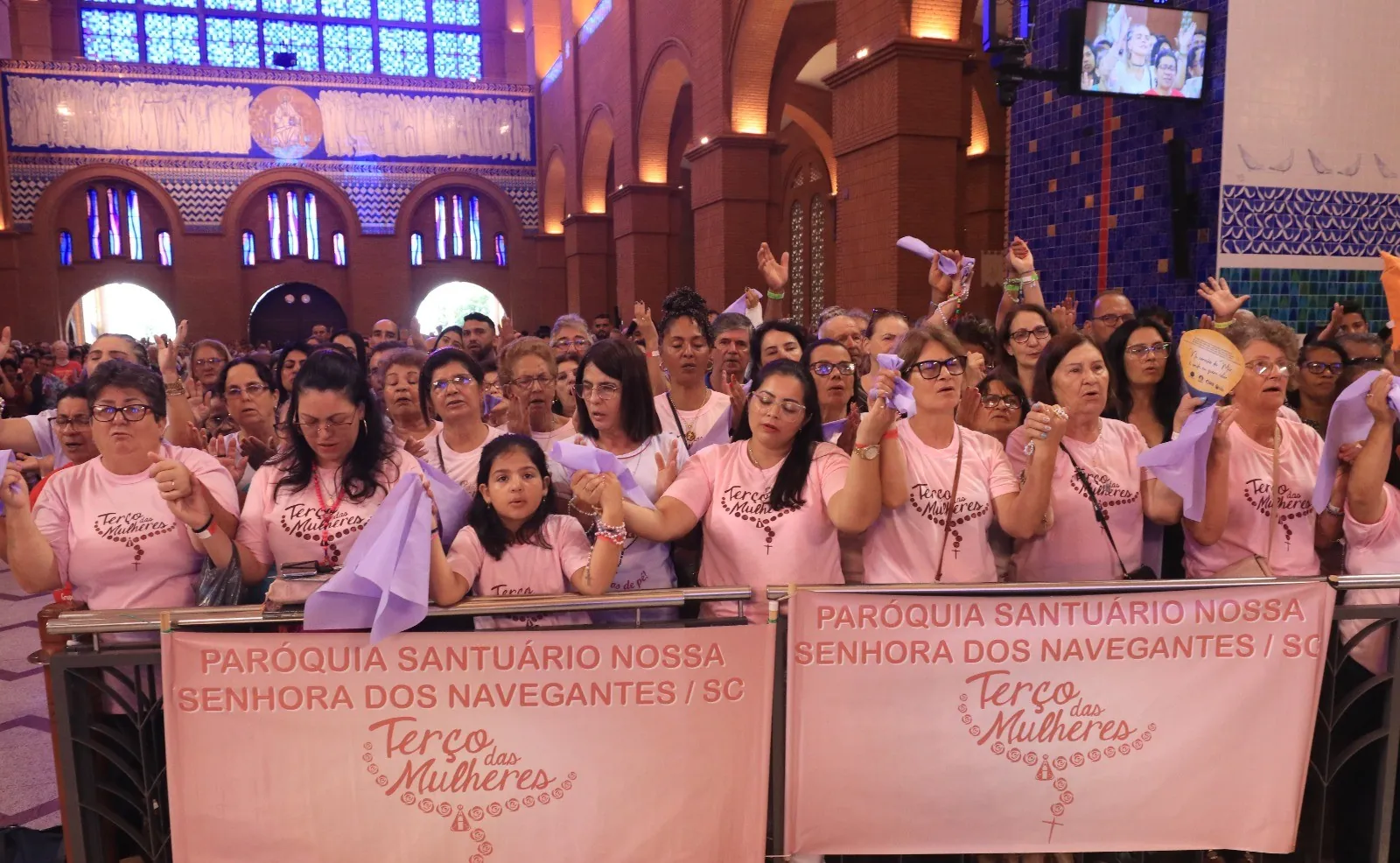 De 300 a 30 mil: Terço das Mulheres vira grande romaria em Aparecida | G1
