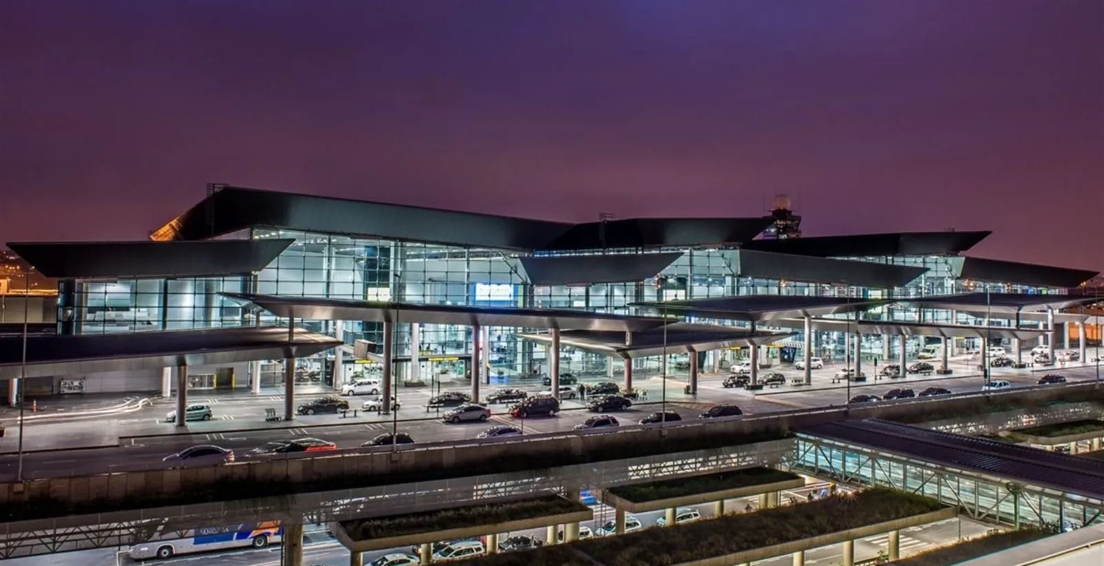 PF troca tiros com traficantes no Aeroporto de Guarulhos, em SP