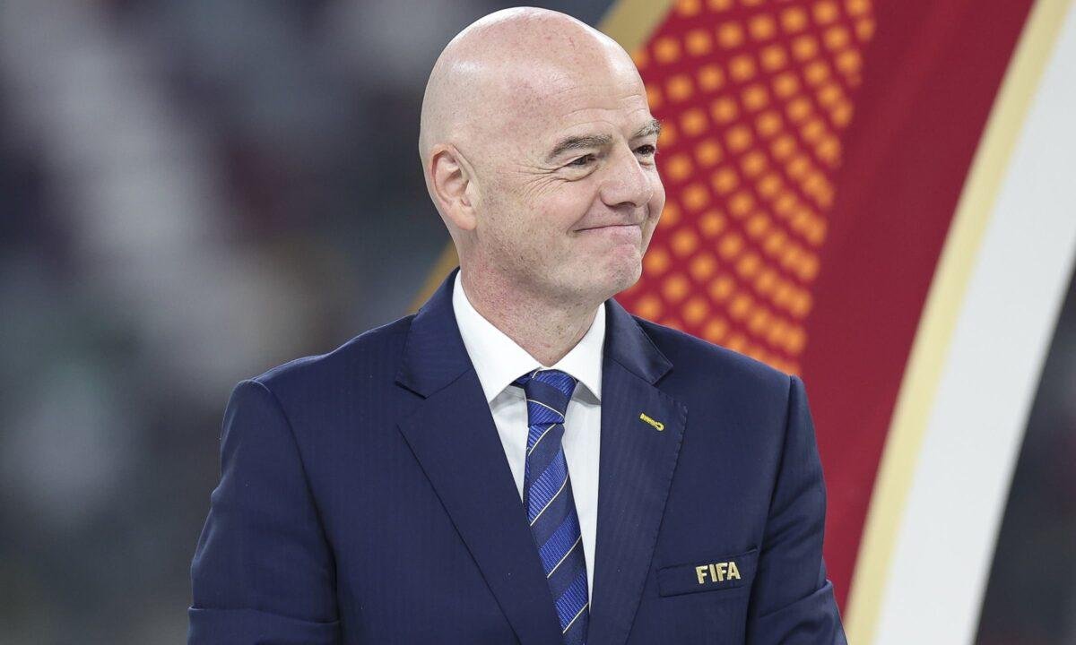 Lista de “inimigos da Ucrânia” inclui até presidente da Fifa. Entenda