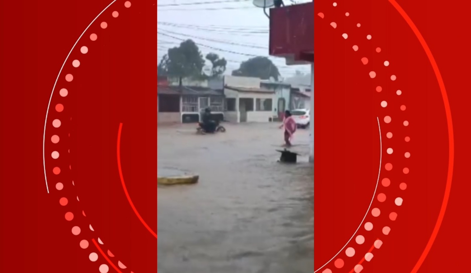 Chuvas deixam ponte submersa, famílias desalojadas no interior da BA | G1