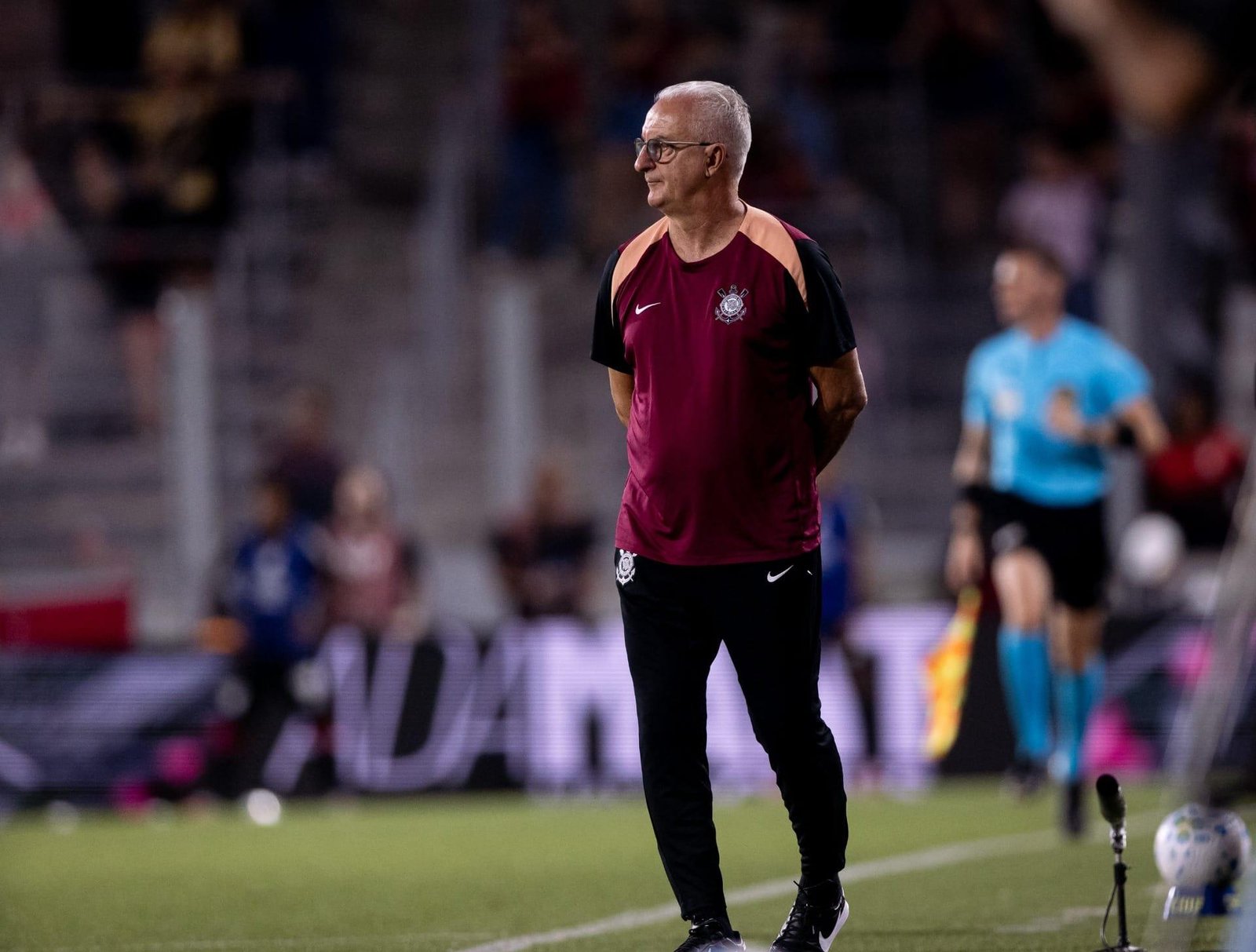 Dorival pede diminuição dos estrangeiros no futebol: "Estamos na contramão"