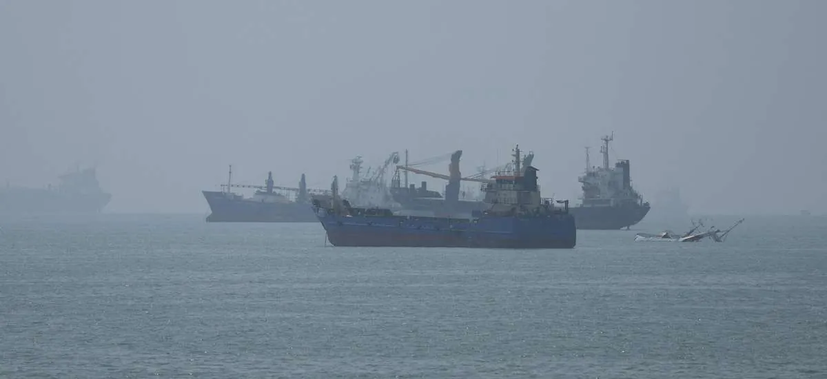 EUA atingem lançadores iranianos na Ilha de Larak no primeiro ataque em semanas ao país