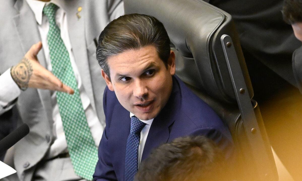 Motta decide votar reajuste salarial dos servidores da Câmara