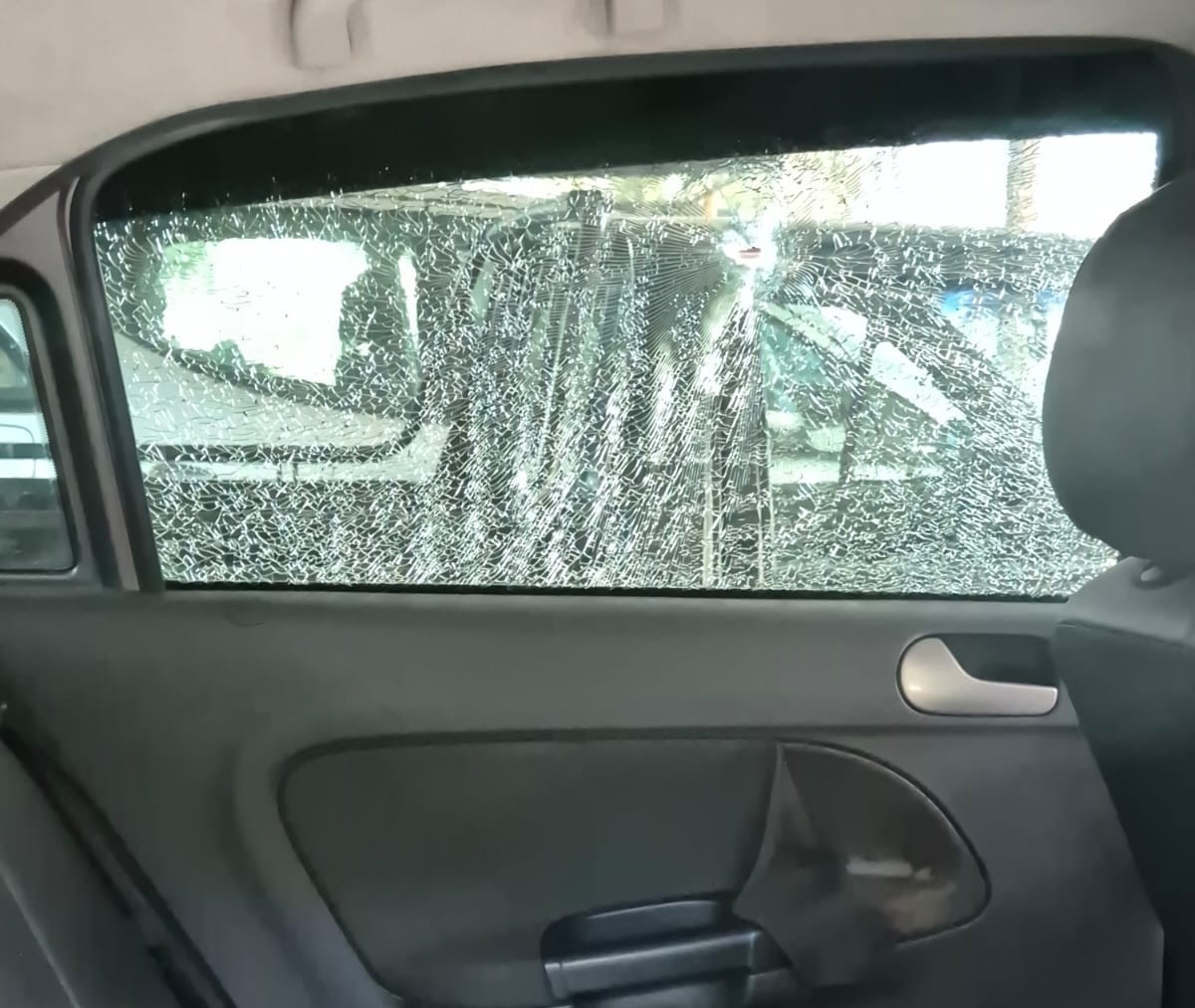 Adolescente leva tiro na cabeça na RJ-182; voltava da formatura da mãe | G1