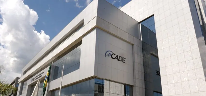 Cade proíbe patrocinadora de “atrapalhar” saída de clubes da FFU