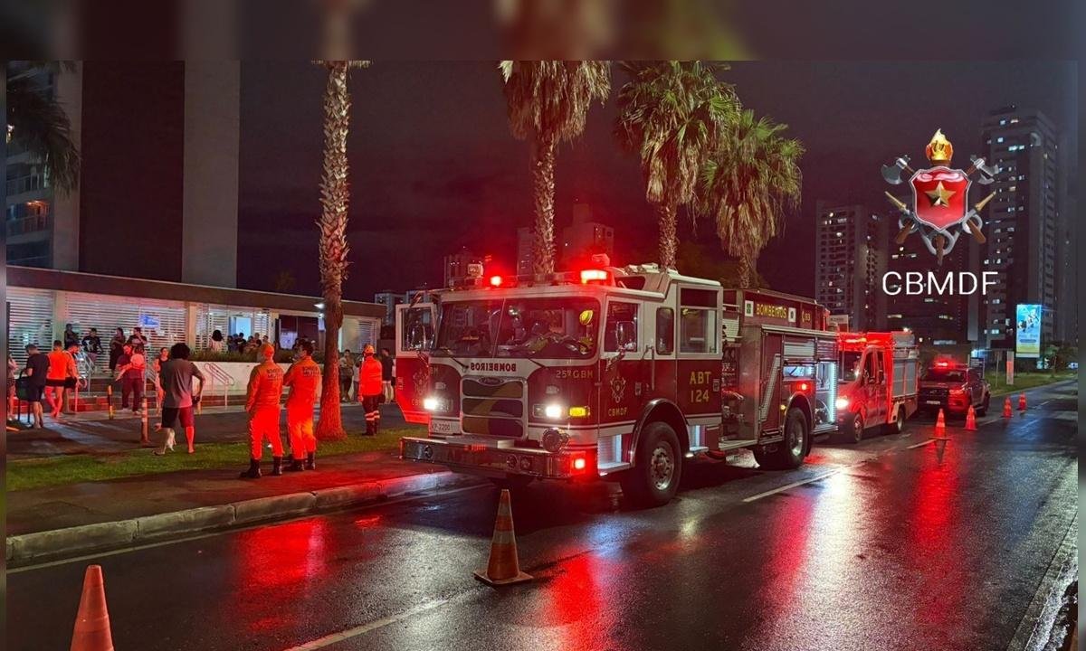 Motociclista morre em frente a hospital no DF e mulher fica ferida