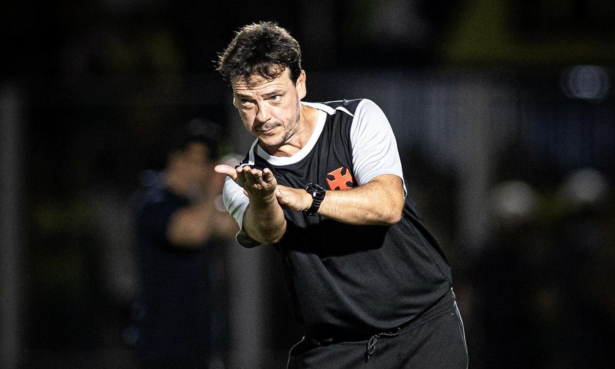 Com Brenner titular, Vasco divulga escalação para enfrentar Madureira