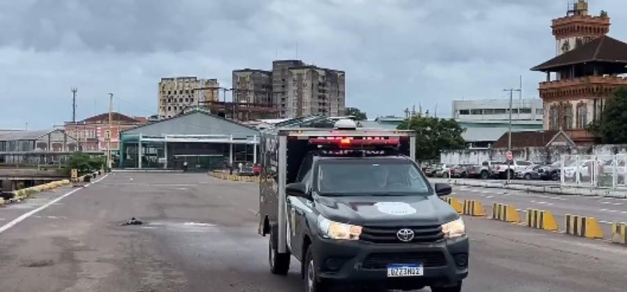 Homem é morto a facadas em embarcação no Porto de Manaus | G1