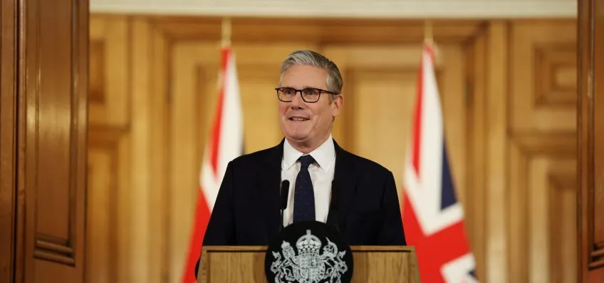 Keir Starmer renuncia no Reino Unido após 23 meses no cargo