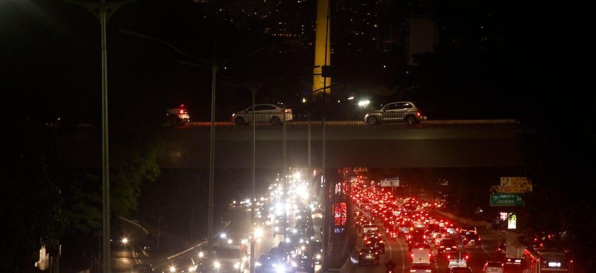 Cidade de SP bate recorde de trânsito do ano, com 1.149 km de lentidão