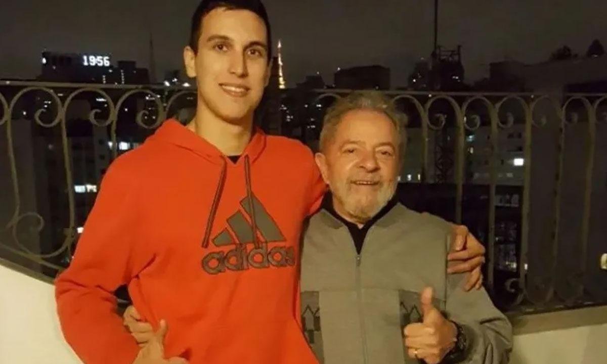 Lula exonera advogado que atuou em sua defesa na Lava Jato