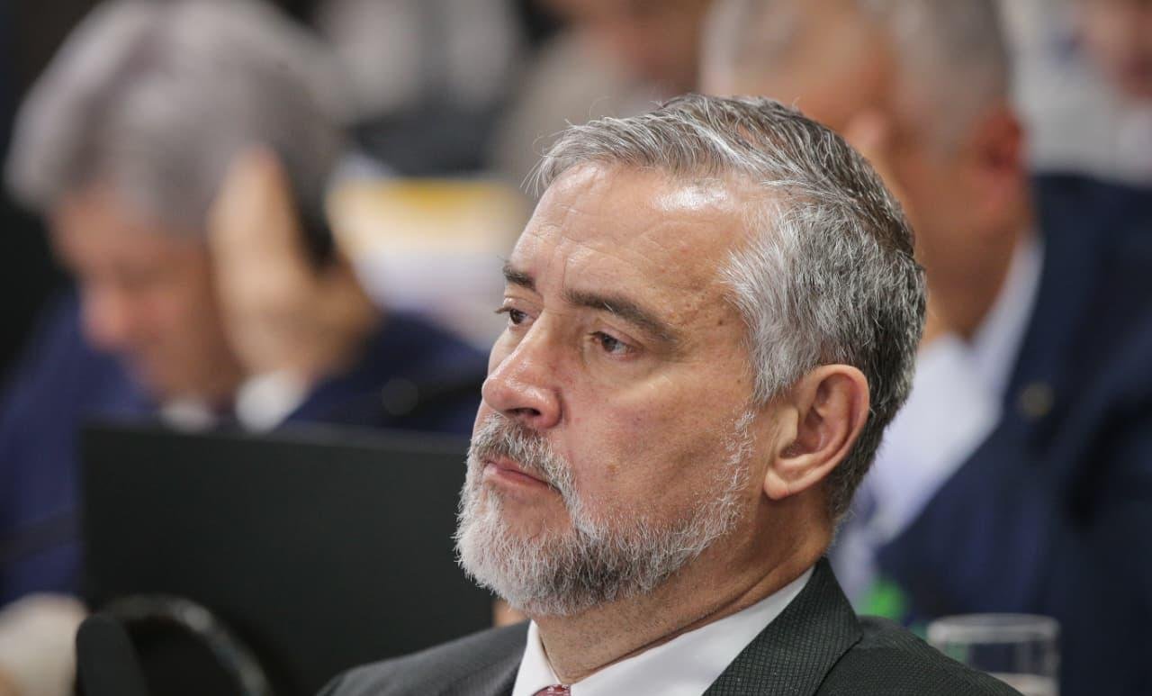 Lulinha: governo levou "olé" na CPMI mesmo tendo sete votos a mais