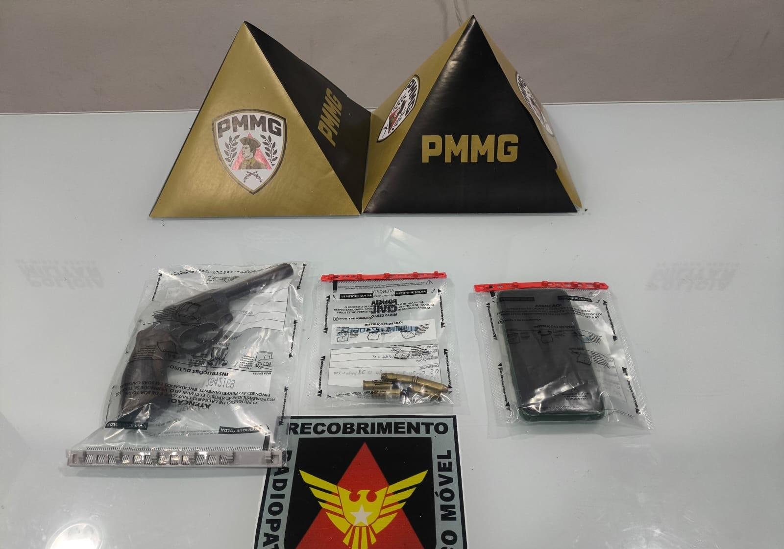 Cliente e dono de bar são presos após arma ser encontrada atrás de caixas de cervejas em Governador Valadares | G1