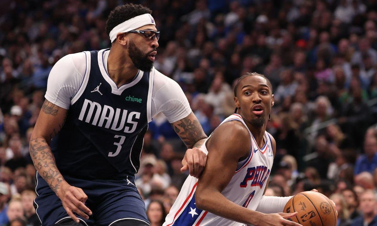 Anthony Davis e James Harden movimentam trocas da NBA; confira