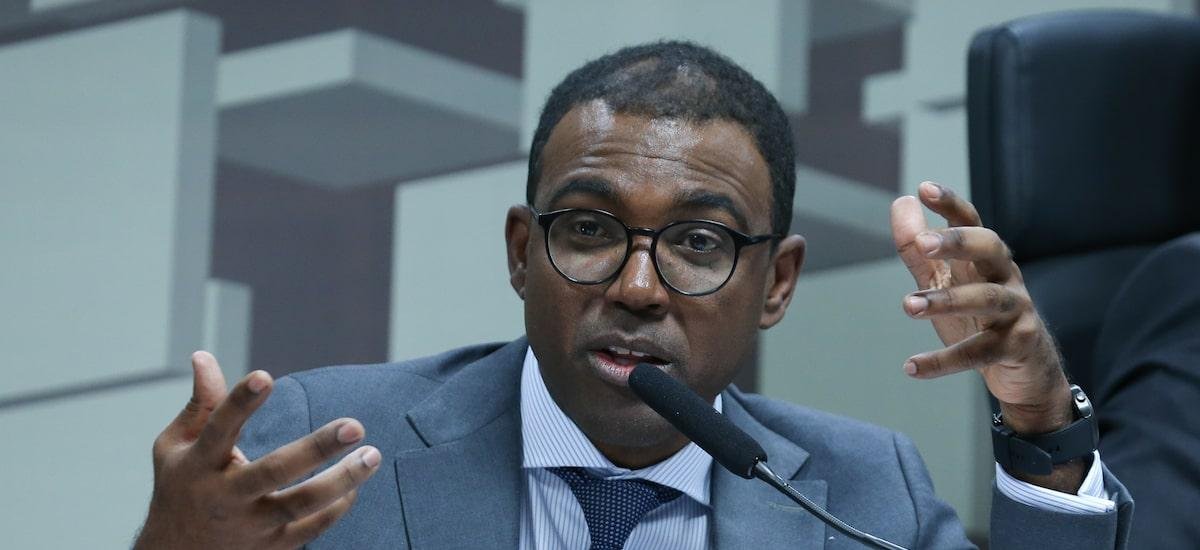 Diretor do BC nega ter recomendado ao BRB compra de papéis do Master e abre registros de conversas