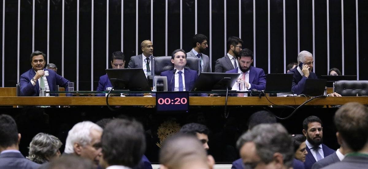 Motta diz que não vai pautar legalização de supersalários na Câmara