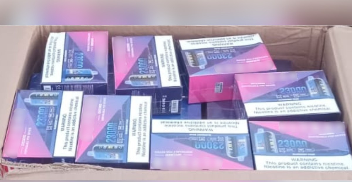 PM intercepta comboio de carros e apreende cigarros eletrônicos | G1