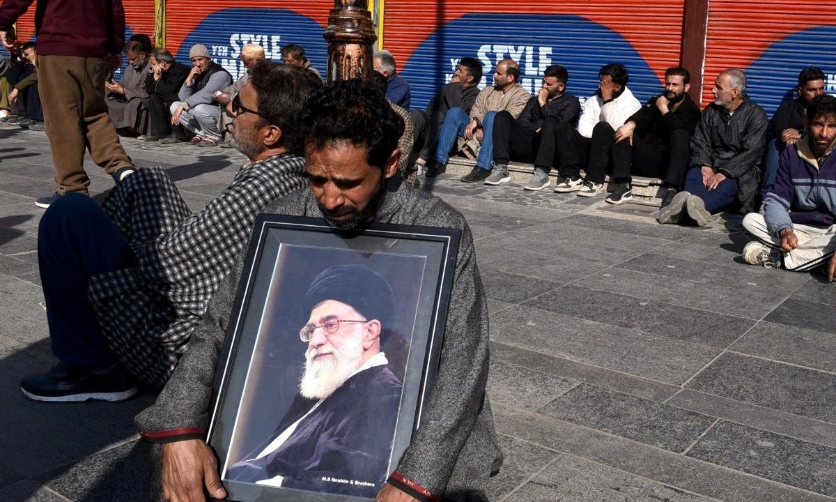 Sucessão de Khamenei: Irã nomeia aiatolá para conselho interino enquanto amplia retaliação e sofre novos ataques