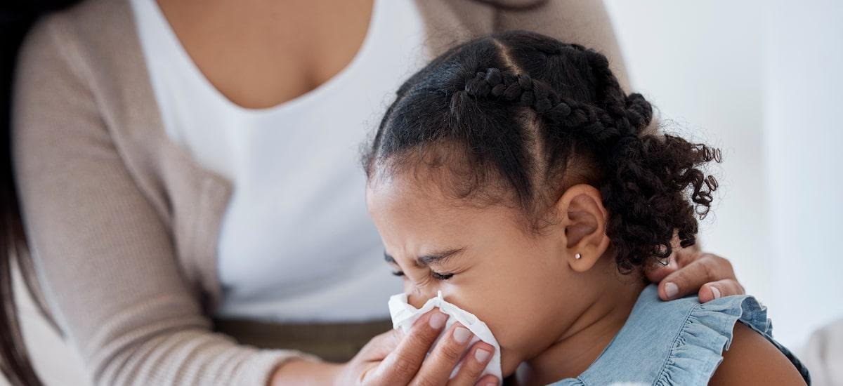 As aulas voltaram e o resfriado também? Estudo revela que vírus se esconde e ajuda a explicar surtos