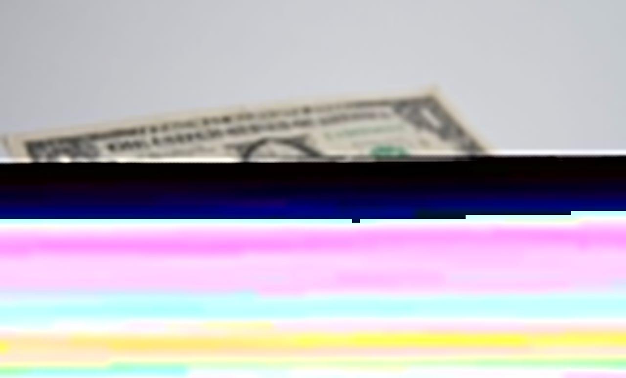 Dólar volta a cair e fecha a R$ 5,36, menor cotação desde dezembro