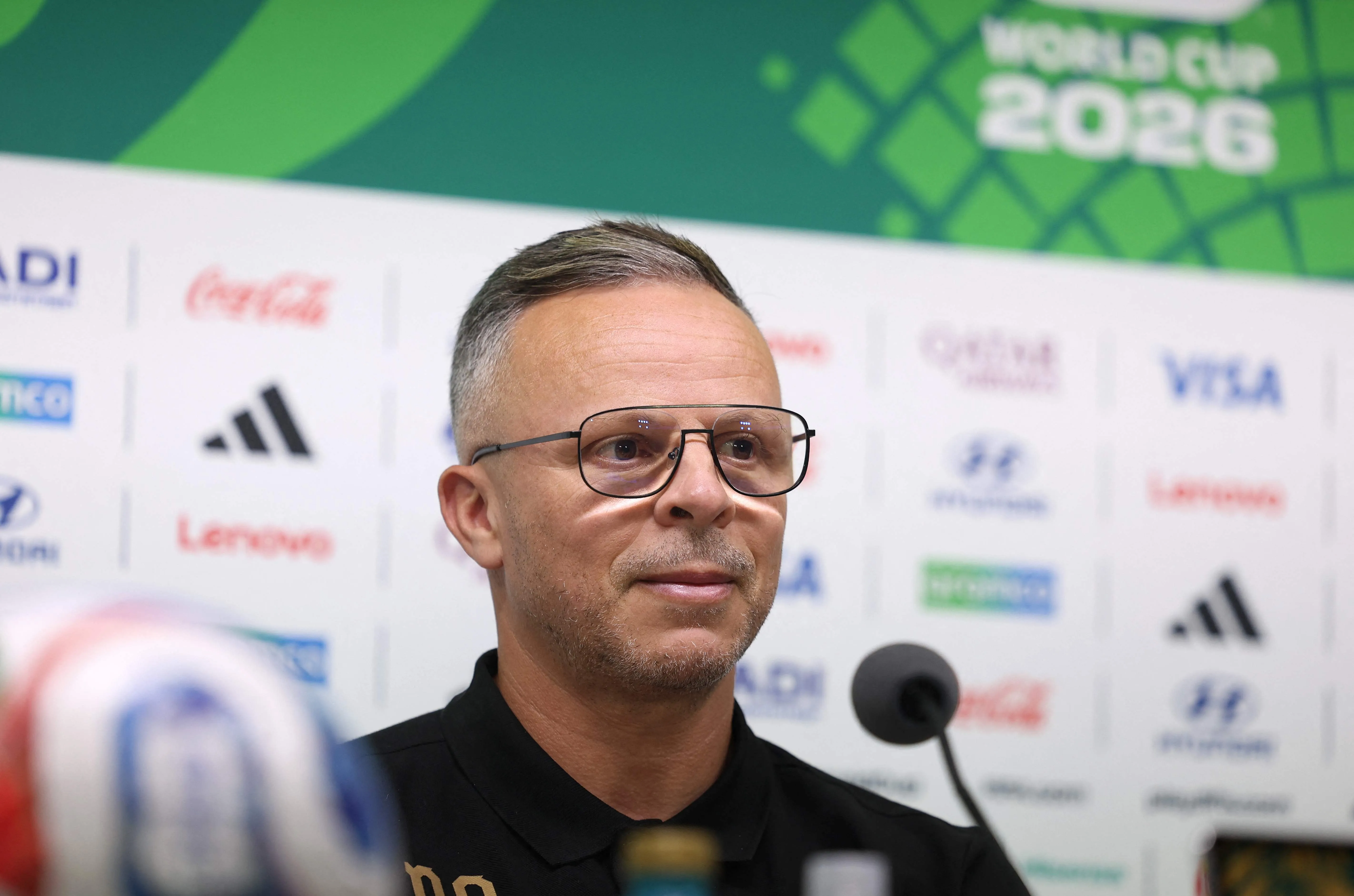 'Eles são do Marrocos', reforça técnico da seleção africana sobre atletas nascidos na Holanda, antes de jogo da Copa