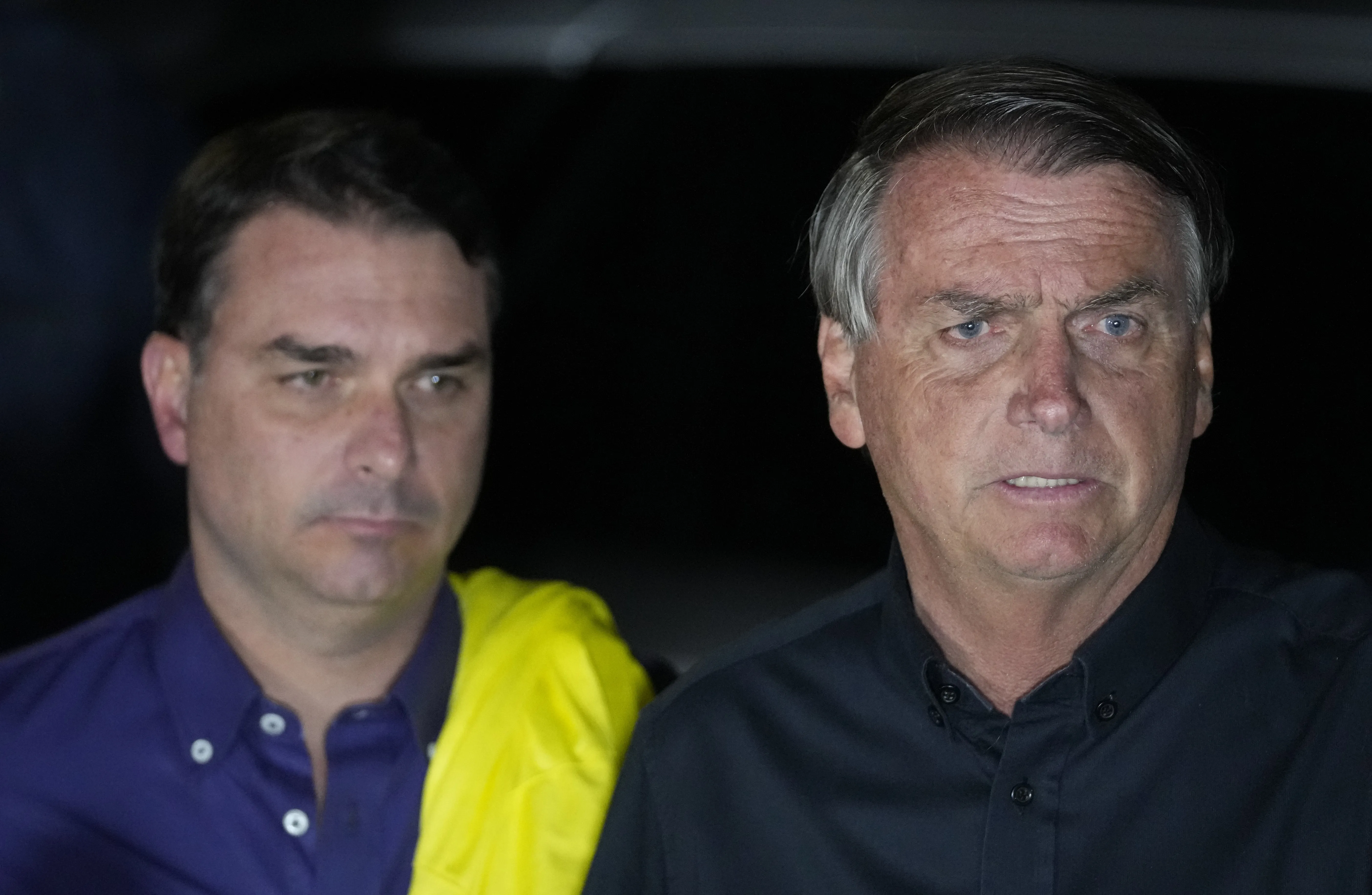 Moraes pede que PGR se manifeste sobre recursos da defesa de Bolsonaro contra proibição de visitas de Flávio