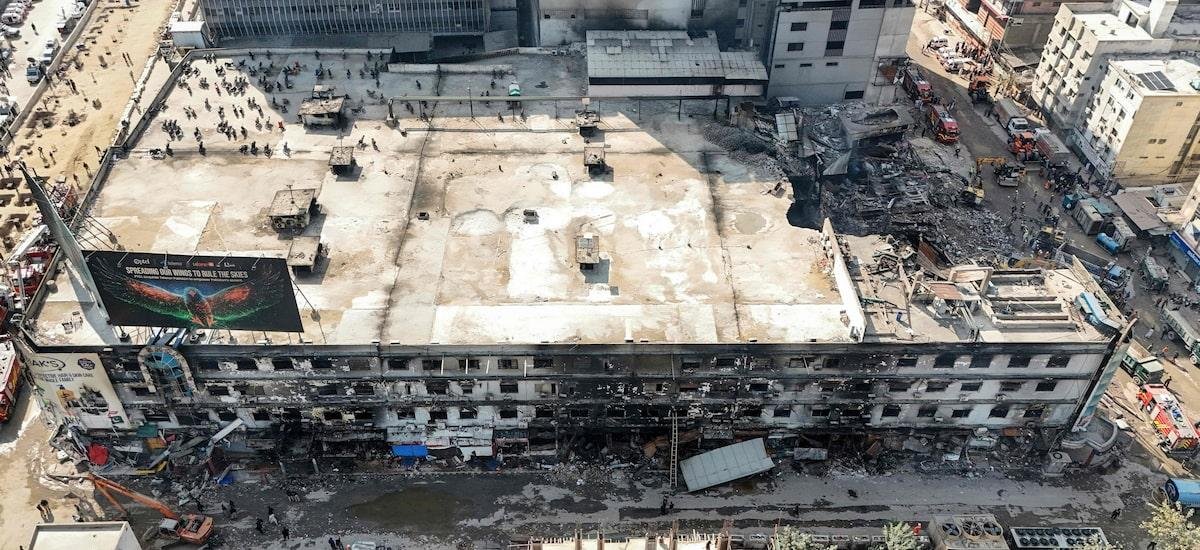 Paquistão: sobe para 55 o número de mortos em incêndio em shopping center