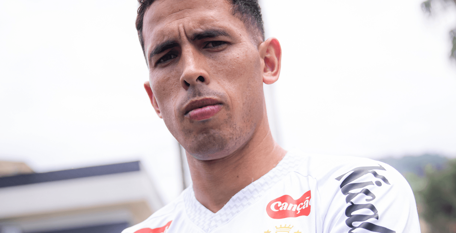 Santos anuncia contratação de volante uruguaio; veja detalhes