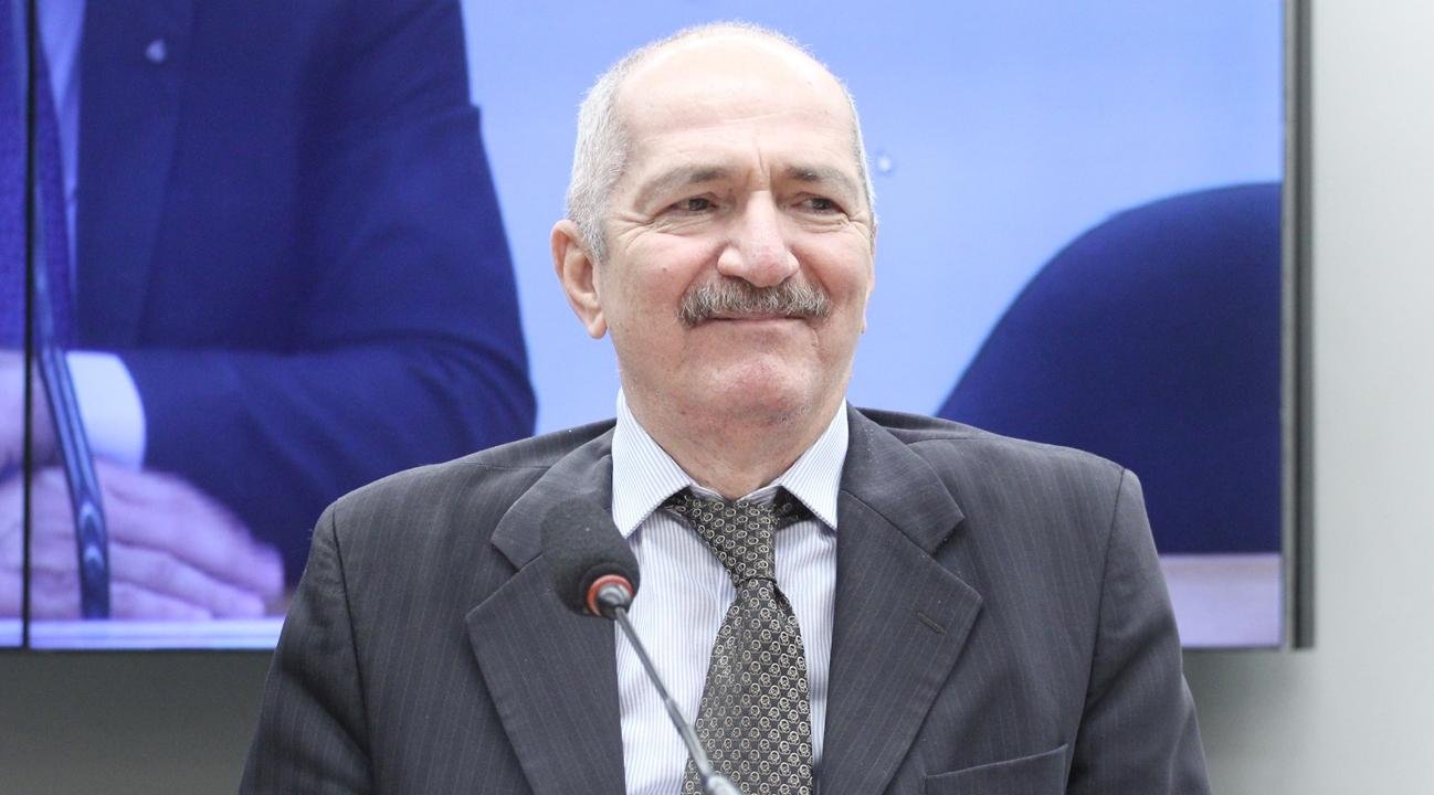 Aldo Rebelo lança pré-candidatura ao Planalto com críticas ao STF