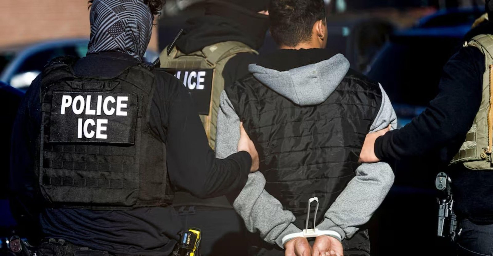 EUA: Forças de imigração deixam Minnesota após megaoperação