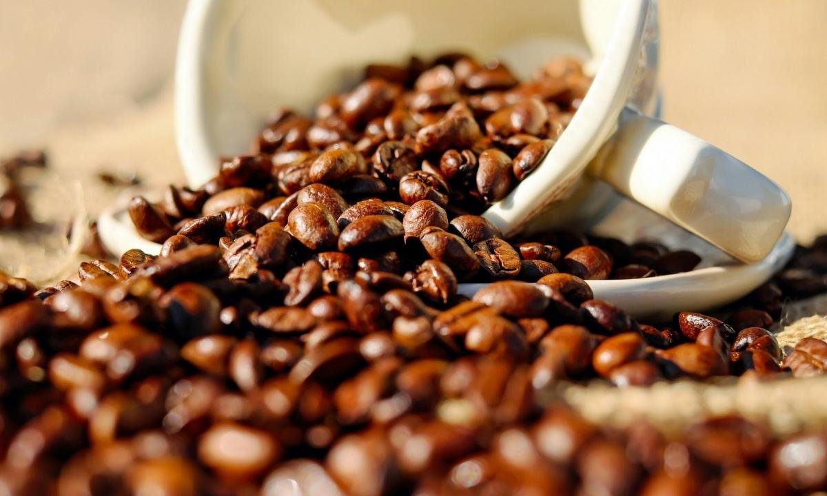 Você deveria evitar café? Descubra quem está nos grupos de risco