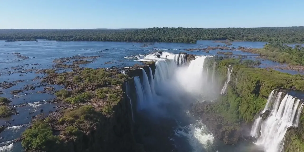 'Acabamos todos debaixo do barco': o que dizem os depoimentos dos sobreviventes do acidente nas Cataratas do Iguaçu