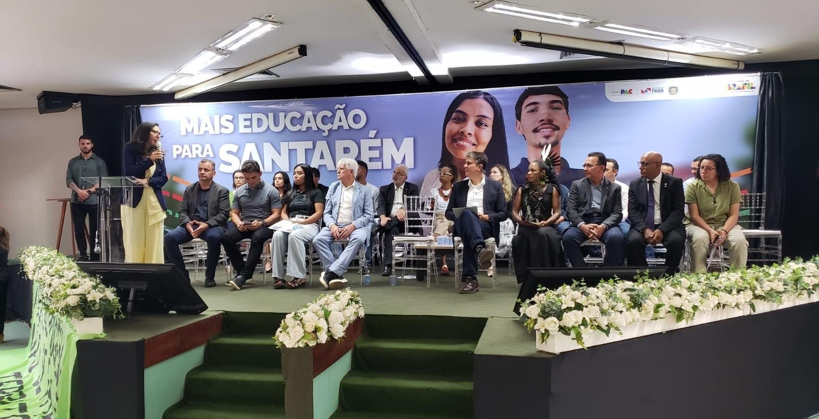 Ministro da Educação visita Santarém, empossa reitora da Ufopa e anuncia investimentos | G1