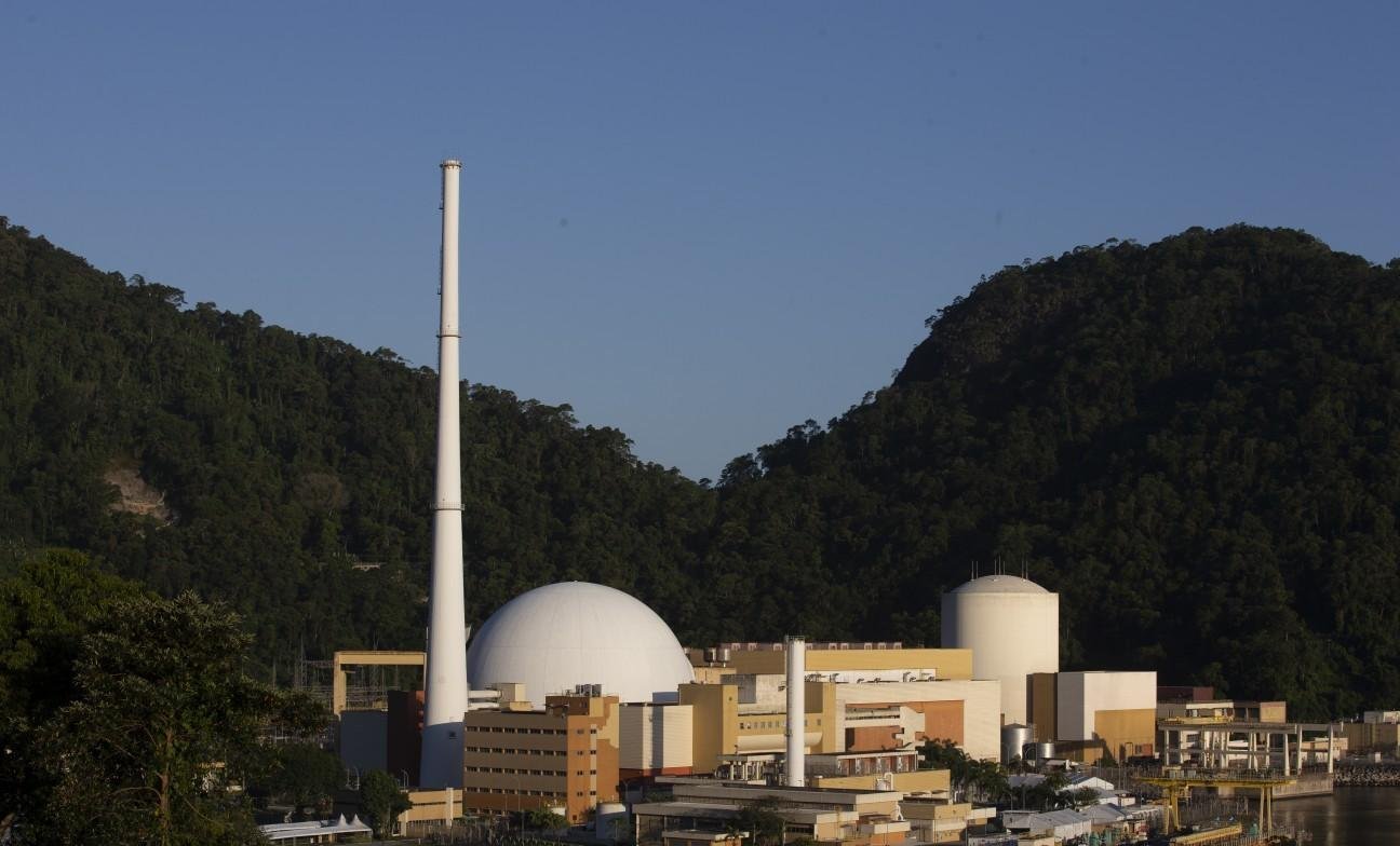 Demora do governo em decidir destino de Angra 3 desperdiçou R$ 2 bi só nos 2 últimos anos, diz TCU