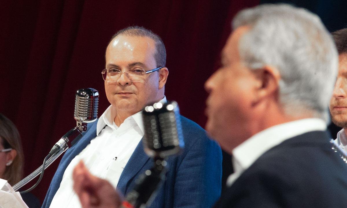 “Entregou a cidade com viaduto caído”: Ibaneis alfineta Rollemberg