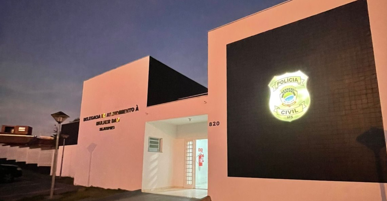 Homem é preso em Dourados por agredir companheira na frente dos filhos | G1