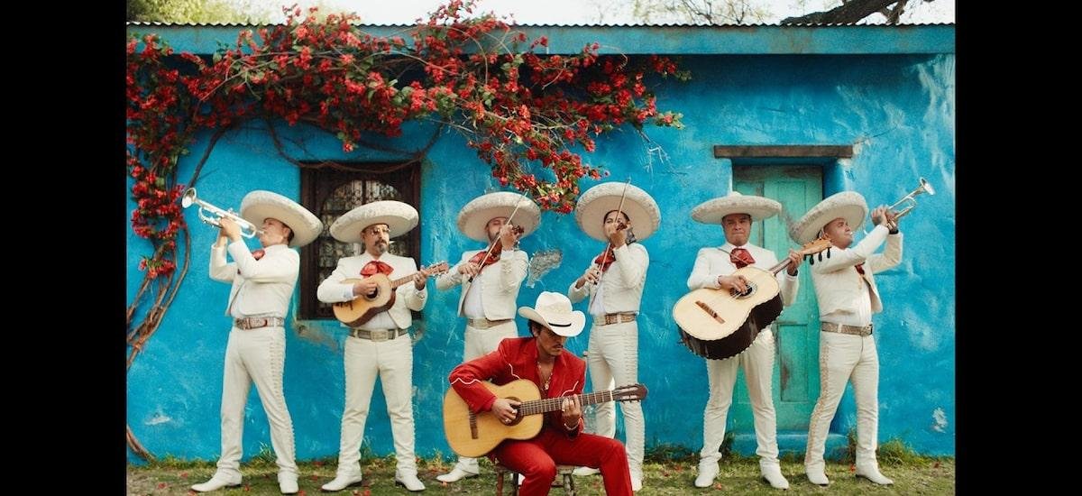 Opinião | Bruno Mars faz álbum com latinidade e ‘referência’ a Gretchen, mas falta tempero