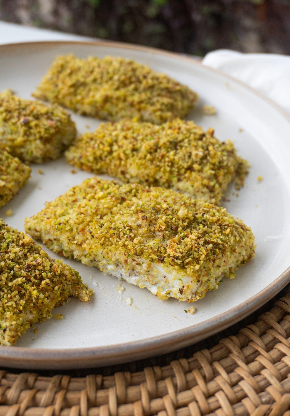 Peixe com crosta crocante: receita fácil e sofisticada