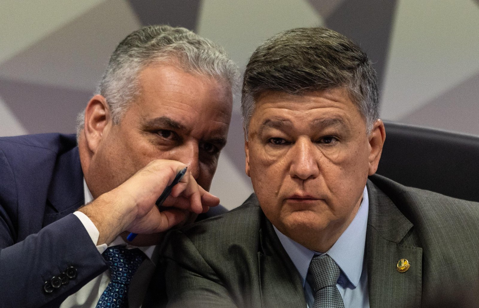 Presidente da CPI do INSS se reúne com PF e cobra envio de documentos de Vorcaro