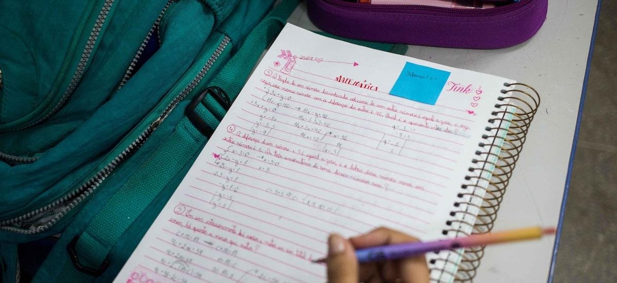 Nota em Português da rede estadual de SP cresce, mas não supera nível anterior à gestão Tarcísio